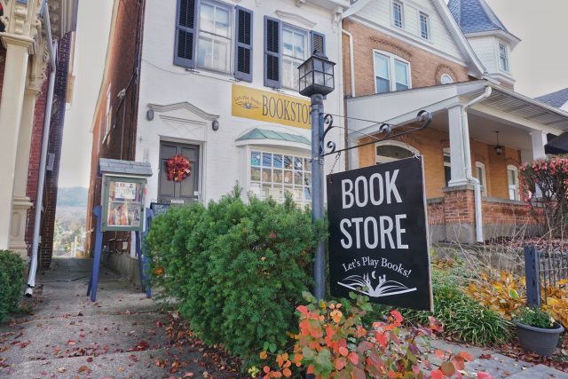 Lets Play Books! closed temporarily due to COVID-19. Photo by Alice Adams.