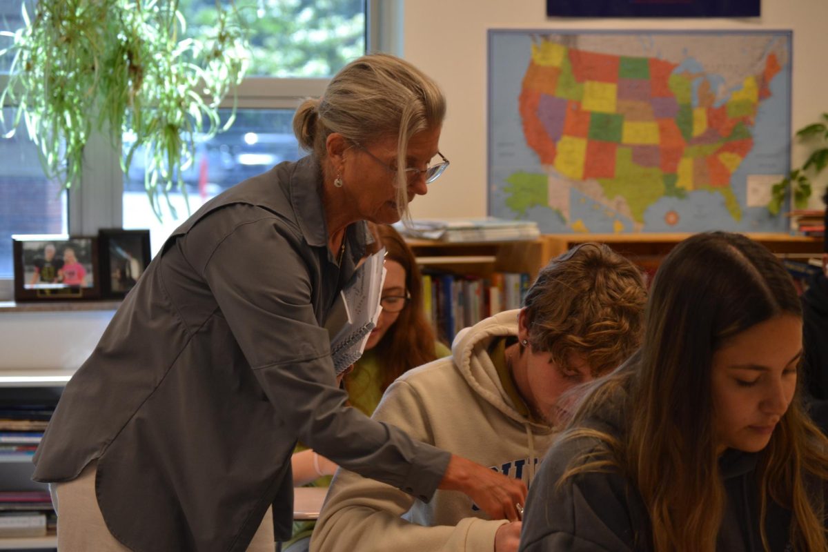 English Language Development teacher, Tammy Kita, instructs students in her classroom. Photo by Thiffany Ceolin Reimao. 